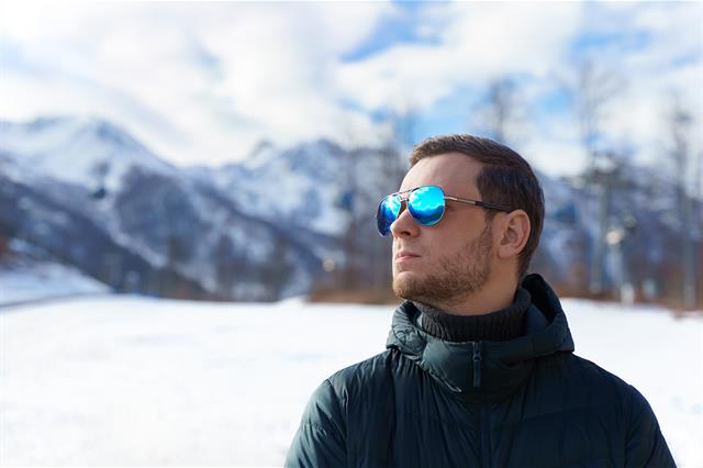 Si torna in montagna: hai gli occhiali adatti per la neve?