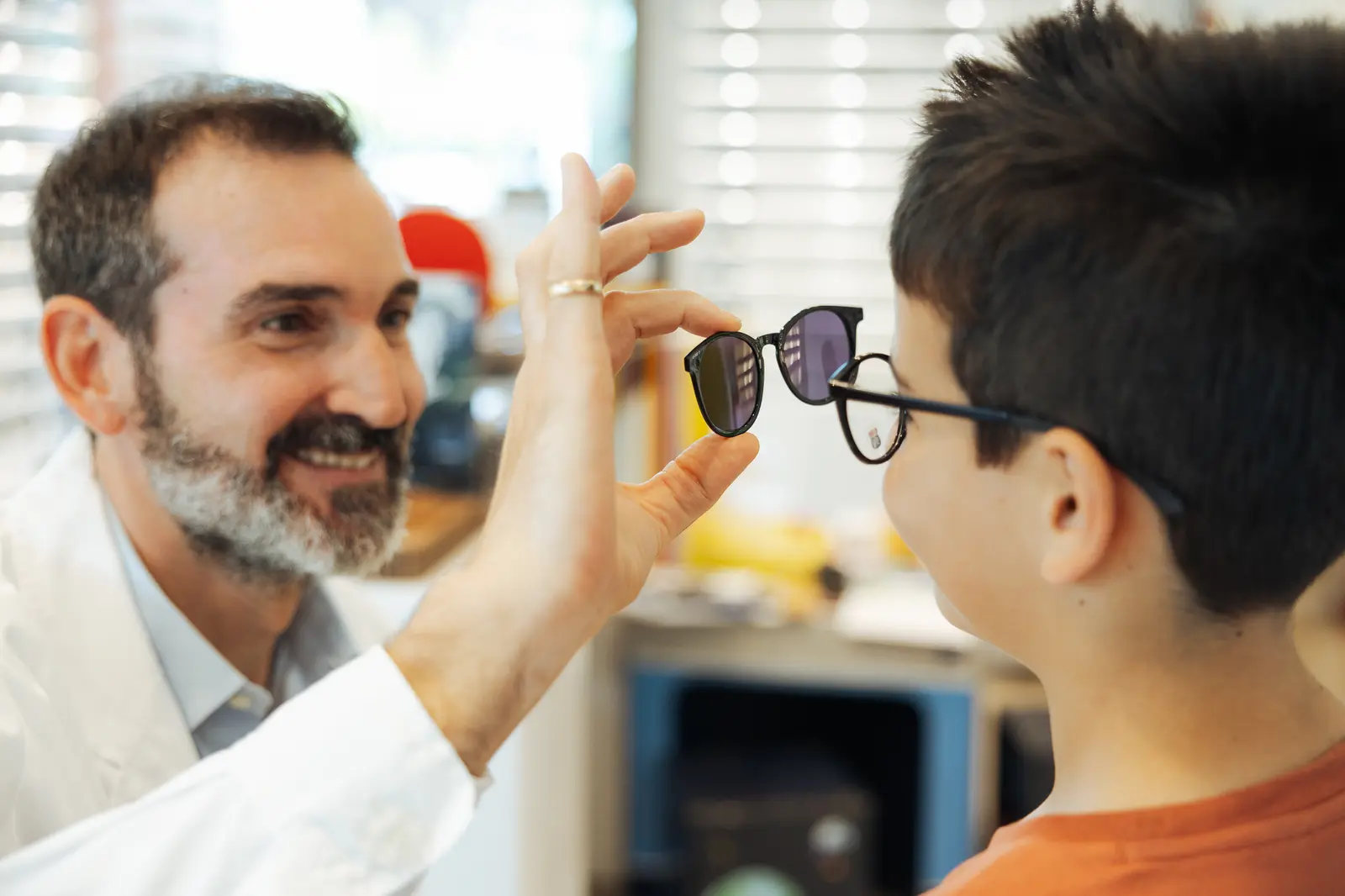 Miopia nei bambini: perché cresce e cosa fare